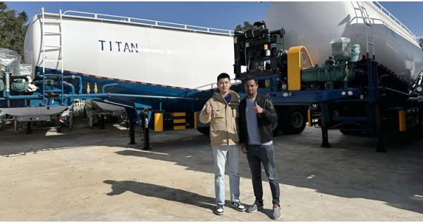 Cliente etíope visita fábrica TITAN para inspeccionar cisternas de cemento