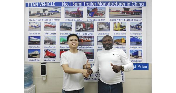 Cliente de Nigeria elige el remolque de cuello de cisne desmontable TITAN