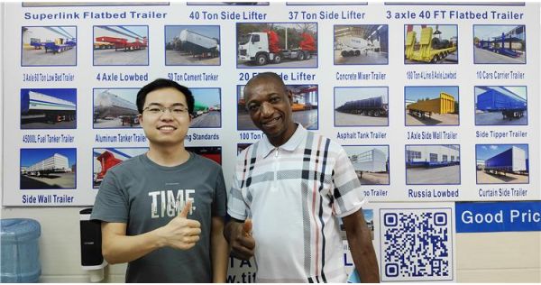 Cliente de Tanzania que compra semirremolque con valla TITA