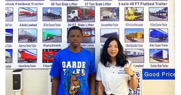 Los clientes de Zambia acuden a Titan Vehicle para comprar un camión con plataforma de 3 ejes