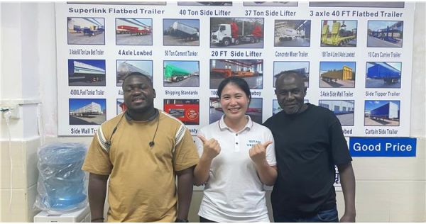 Los clientes de Mali acudieron a TITAN para negociar la compra de un remolque cisterna para combustible