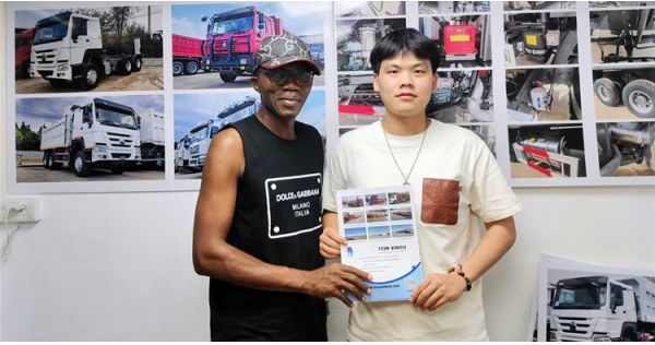 Cliente de Namibia llega a TITAN para comprar un cabezal tractor Howo