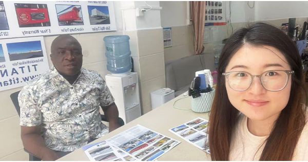 Un cliente de Zimbabue compró un remolque de carga con valla de Titan