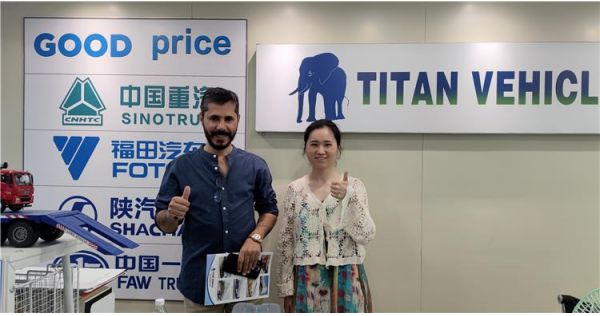 Un cliente de Arabia Saudita adquirió un remolque portacontenedores de plataforma de tres ejes de Titan Vehicle