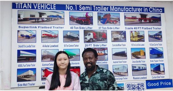 Un cliente de Nigeria visitó TITAN para comprar un remolque Lowboy de 3 ejes y 80 toneladas.