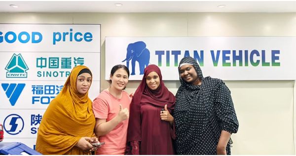 Los clientes de Sudán acudieron a Titan para comprar un camión cisterna de cemento a granel.