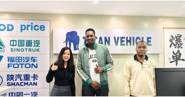 Clientes nigerianos visitaron y adquirieron un remolque de cuello de cisne desmontable