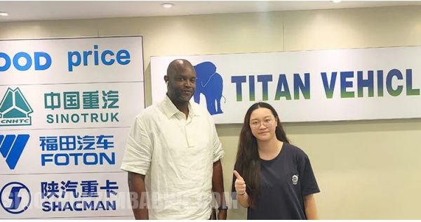 Un cliente ghanés visitó Titan y compró remolques de plataforma plana.