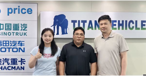 Clientes de Costa Rica visitaron TITAN para comprar remolques cisterna de aluminio.