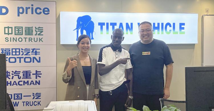 Remolque de plataforma de tres ejes TITAN de 30 toneladas en venta en Senegal