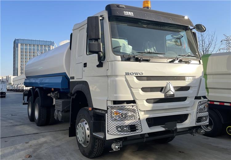 Cami&oacute;n cisterna de agua Sinotruk Howo 6x4 en venta en Turkmenist&aacute;n