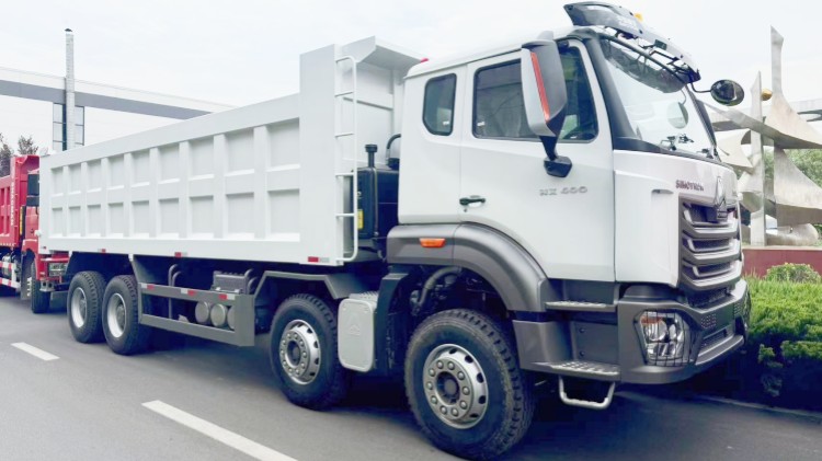 Precio del cami&oacute;n volquete Sinotruk Howo 8x4 en Sierra Leona