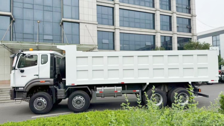 Precio del camión volquete Sinotruk Howo 8x4 en Sierra Leona