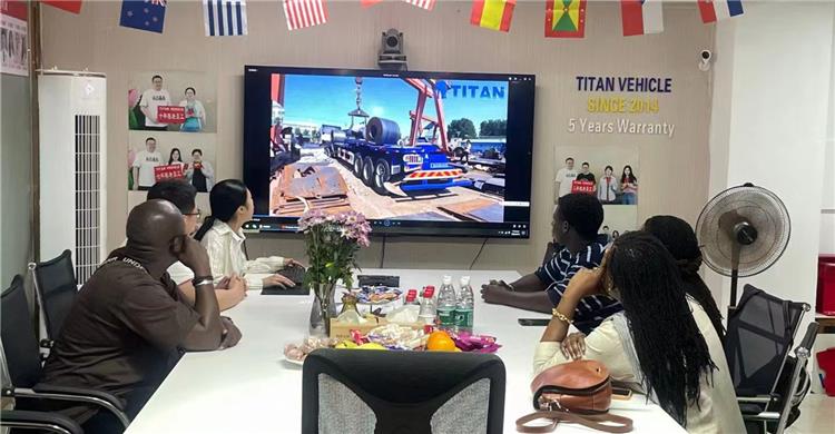 Semirremolque de plataforma de 75 toneladas en venta en Uganda