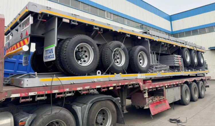 Remolque de carga de 3 ejes y 60 toneladas con valla en Ruanda