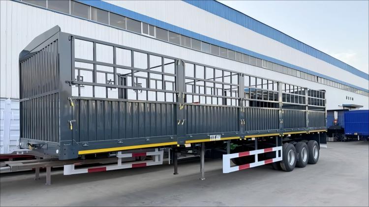Semirremolque de 3 ejes con vallas a la venta en Guam