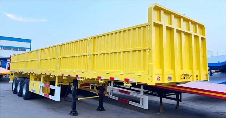 Remolque de 3 ejes con laterales abatibles en venta en Uganda