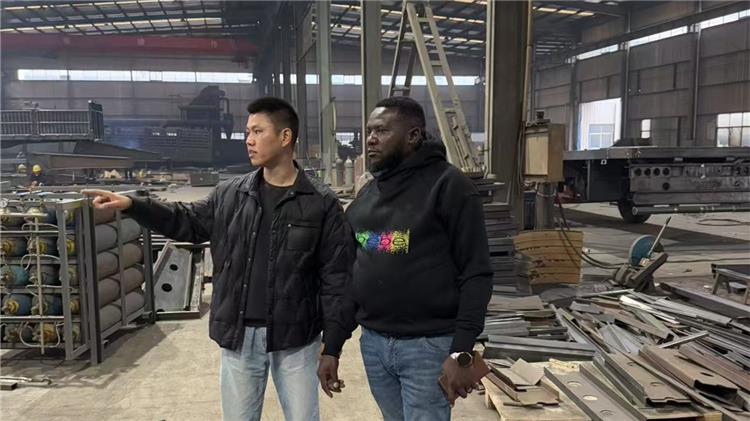 Remolque de plataforma baja de 3 ejes en venta en Camerún