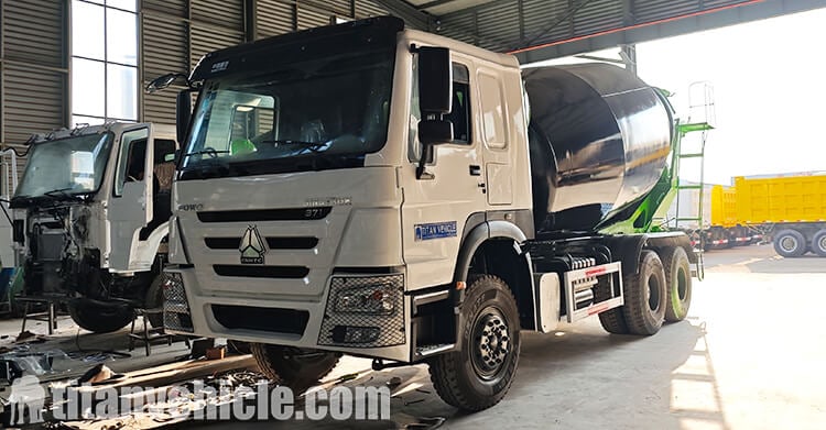 Camión hormigonera Sinotruk Howo usado en venta en Kenia