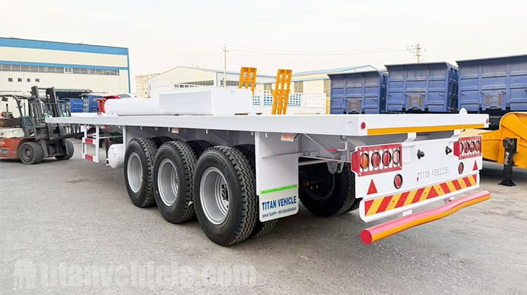 Remolque de plataforma de tres ejes a la venta en Jamaica