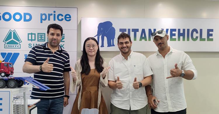 Clientes argentinos visitaron TITAN para comprar trailer modular