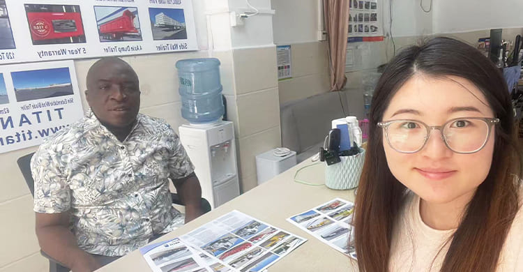Remolque de carga de tres ejes con valla en venta en Zimbabue