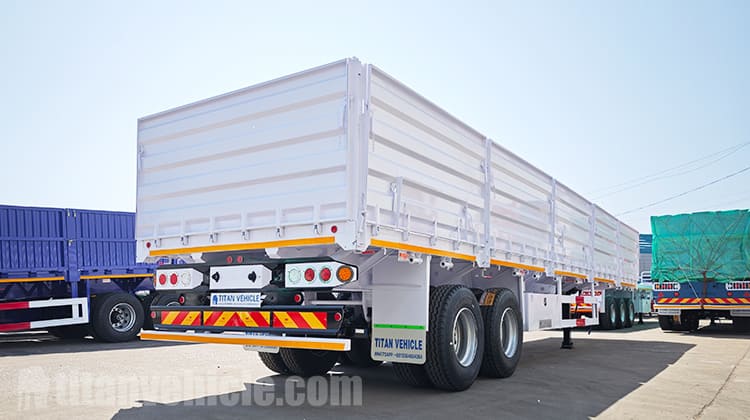 Semirremolque de carga lateral en venta en Costa Rica