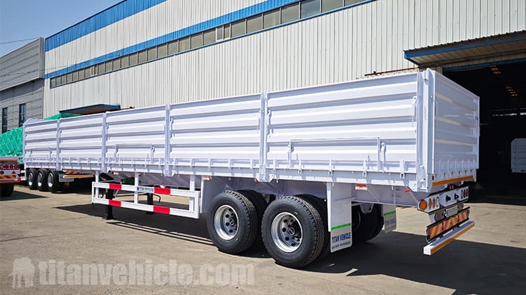 Semirremolque de carga lateral en venta en Costa Rica