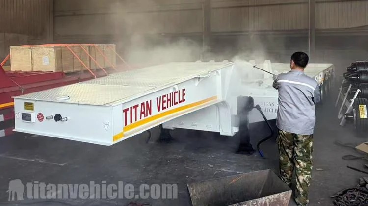 Clientes de Costa de Marfil visitaron TITAN para comprar un remolque de cama baja