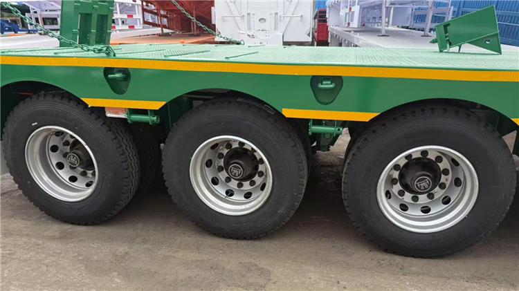 Remolque de plataforma baja de 4 ejes en venta en Zimbabue