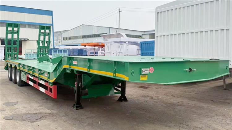 Remolque de plataforma baja de 4 ejes en venta en Zimbabue