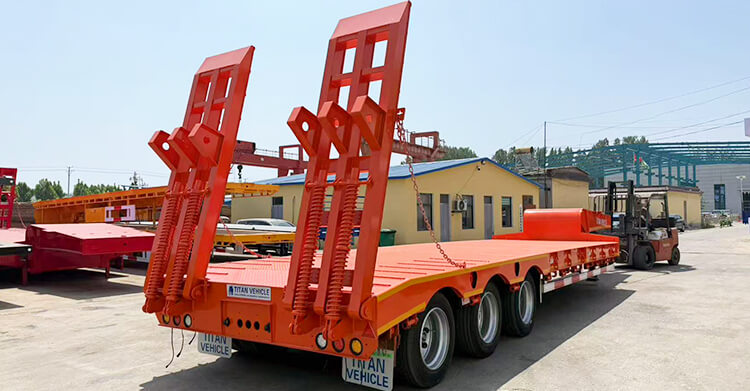 Remolque de plataforma baja de 60 toneladas y 3 ejes en venta en Nigeria