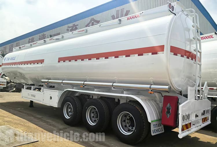 Semirremolque cisterna de petróleo de 50.000 litros en venta en Sierra Leona