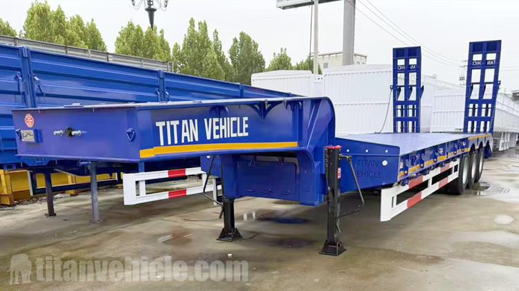 Un cliente guineano acudi&oacute; a TITAN para comprar un remolque de plataforma baja con cuello de cisne de 3 ejes.