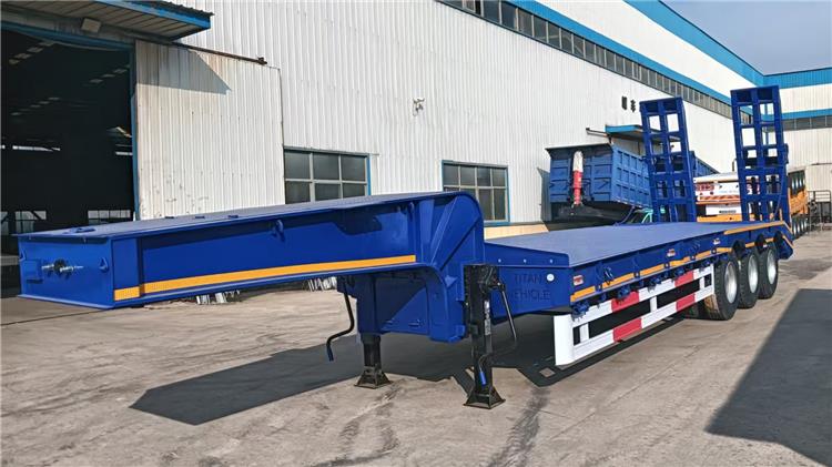 Remolque de plataforma baja de 60 toneladas a la venta en Congo