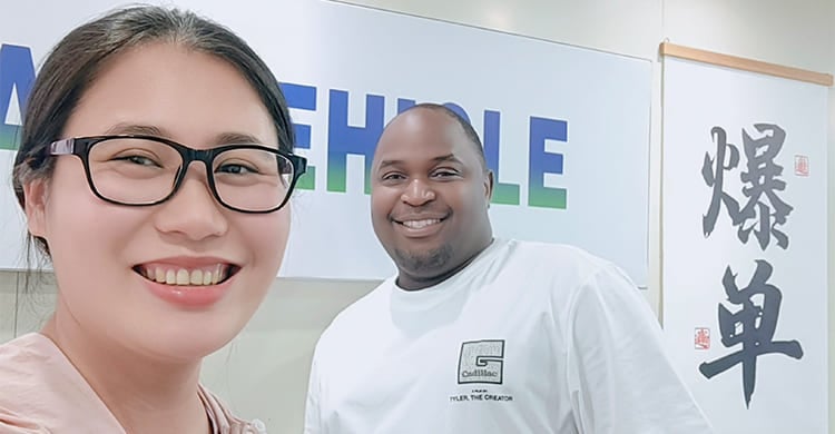 Semirremolque de plataforma plana de 4 ejes en venta en Tanzania