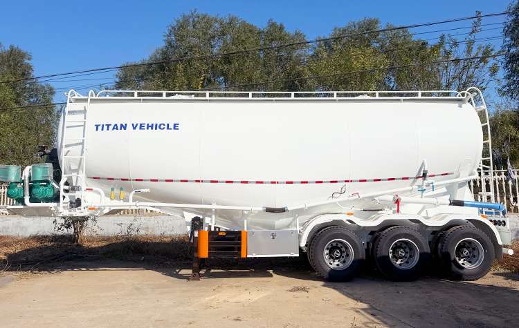 Cami&oacute;n cisterna de cemento de 3 ejes en venta en Senegal