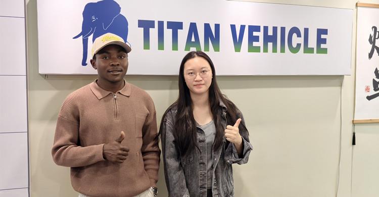 Remolque de plataforma de tres ejes con barra de tiro en venta en Tanzania