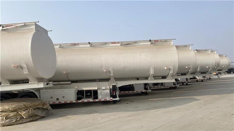 Remolque cisterna de petr&oacute;leo de 40.000 litros en venta en Mali
