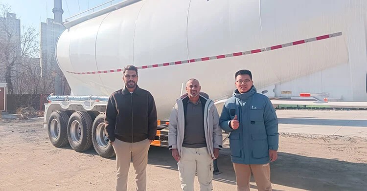 Camión cisterna de cemento a granel de 3 ejes en venta en Arabia Saudita