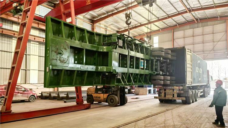 Remolque de plataforma baja extensible en venta en Per&uacute;