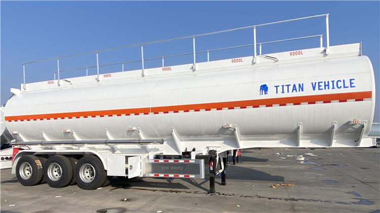 Remolque cisterna de combustible en venta en Tanzania