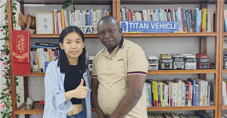 Remolque cisterna de combustible de 4 ejes en venta en Mali