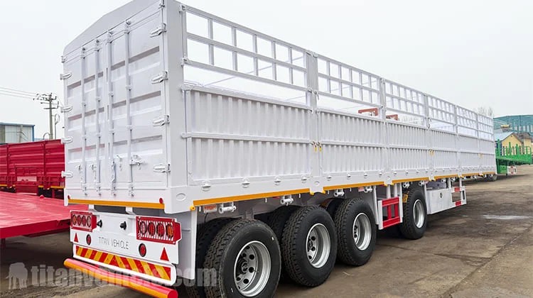 Semirremolque de carga de 4 ejes con valla en venta en Zimbabue