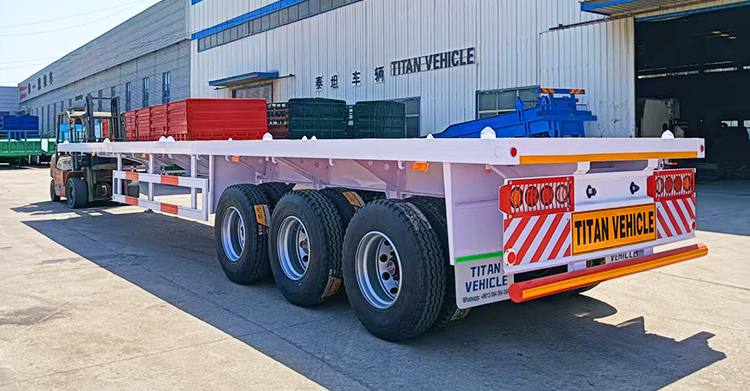 Semirremolque de plataforma plana de 40 pies en venta en Tanzania