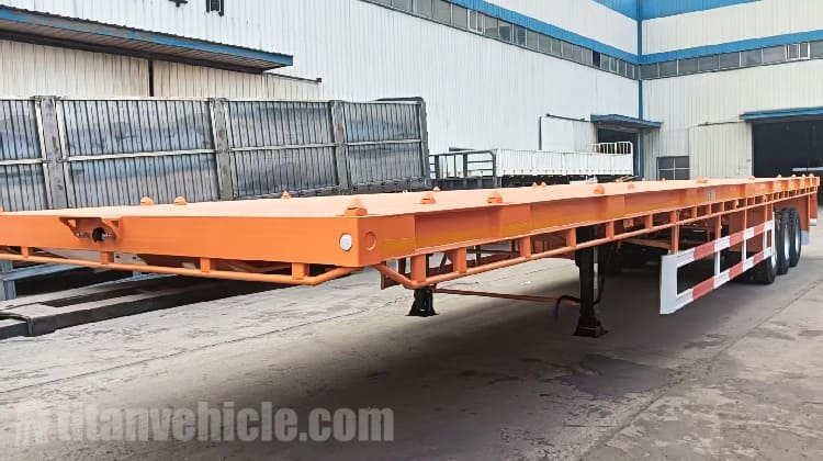 Semirremolque de plataforma plana de 40 pies en venta en Uganda.