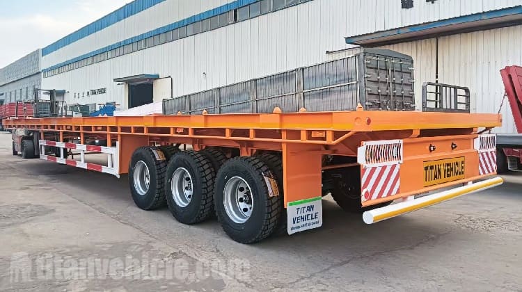 Semirremolque de plataforma plana de 40 pies en venta en Uganda.