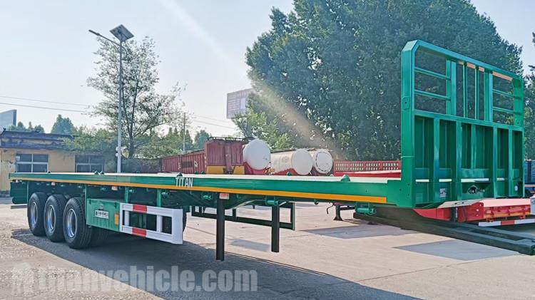 Clientes de Costa de Marfil visitan TITAN para comprar semirremolques de plataforma.