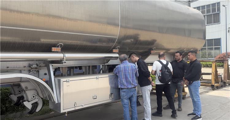 Cisterna de aluminio de 45.000 litros en venta en Costa Rica