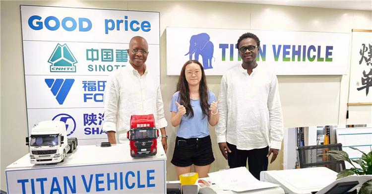 Se vende en Zimbabue un remolque cisterna de combustible de 4 ejes y 54.000 litros.
